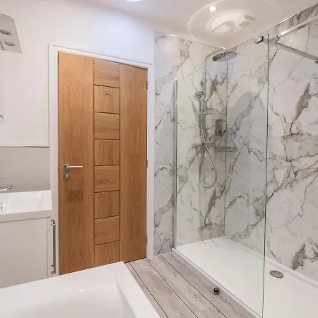 The Bay Tree بنريث